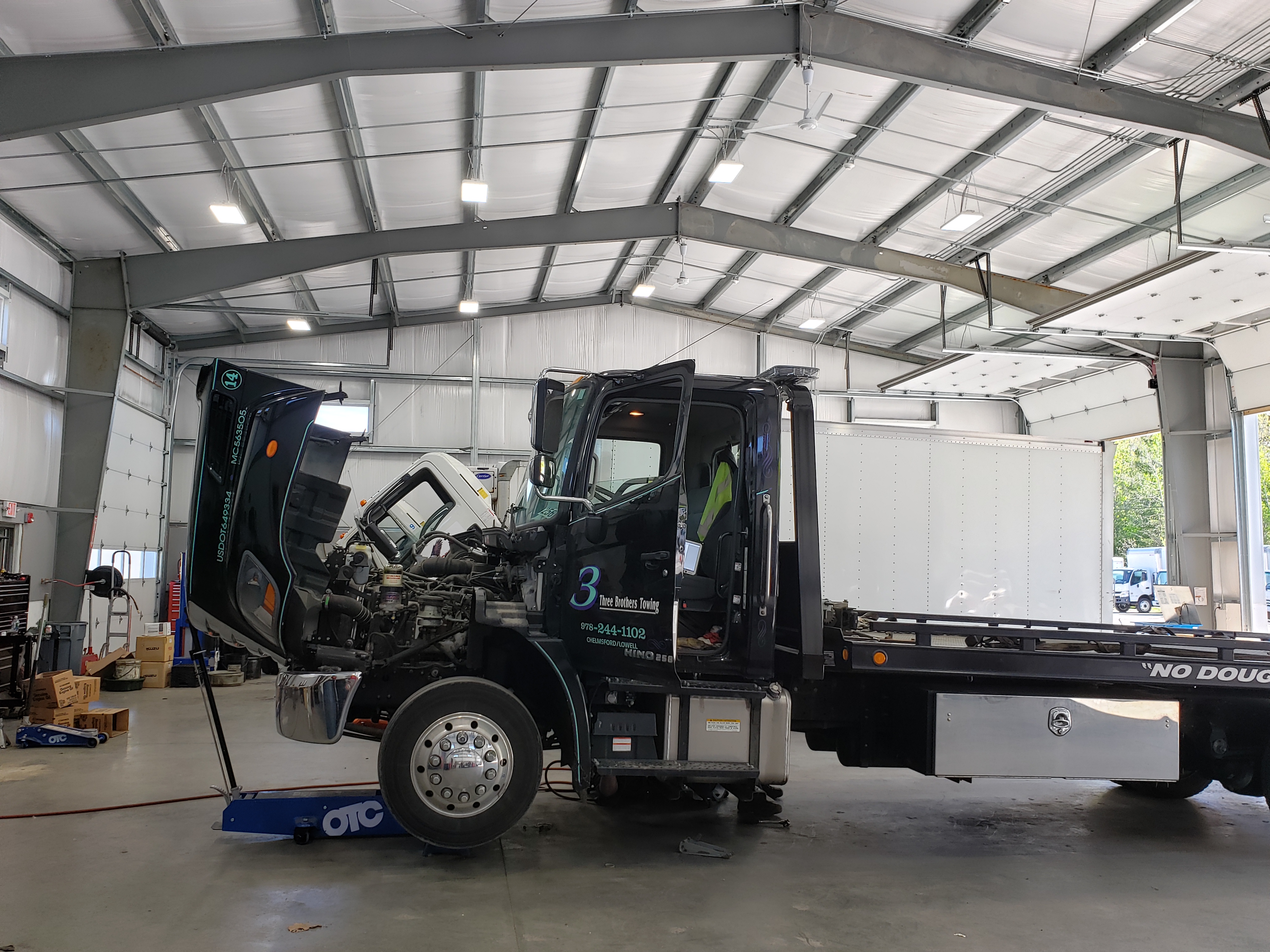 Image of Hino truck from the side